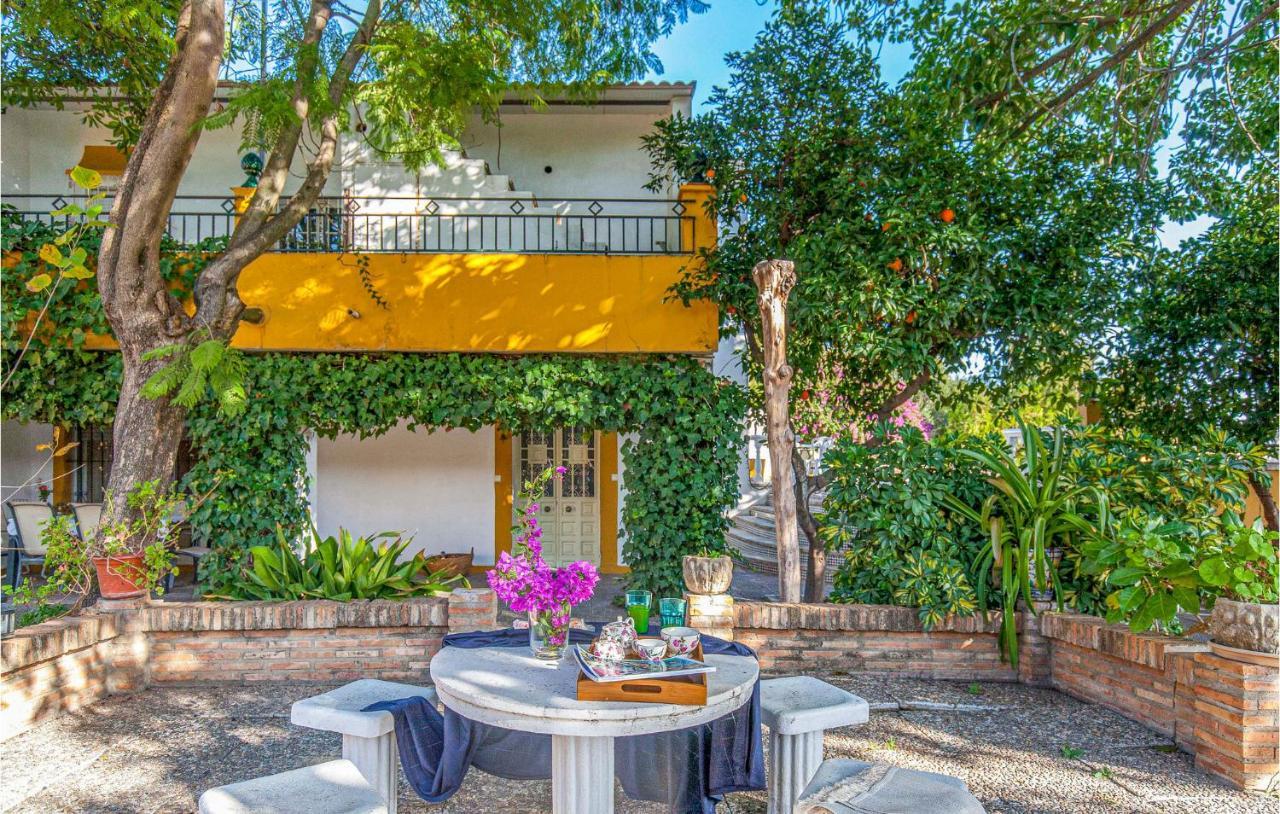 Lovely Home In Tomares With Kitchen Esterno foto