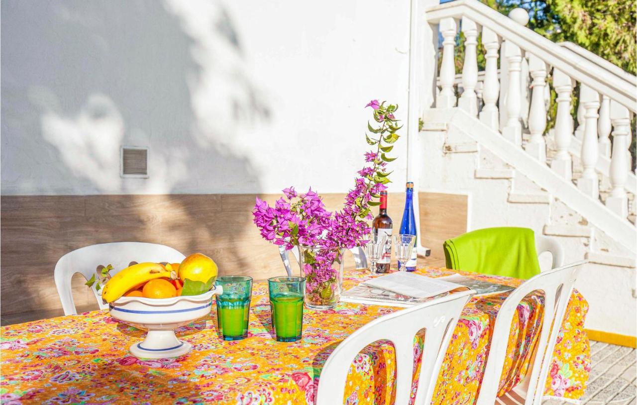 Lovely Home In Tomares With Kitchen Esterno foto